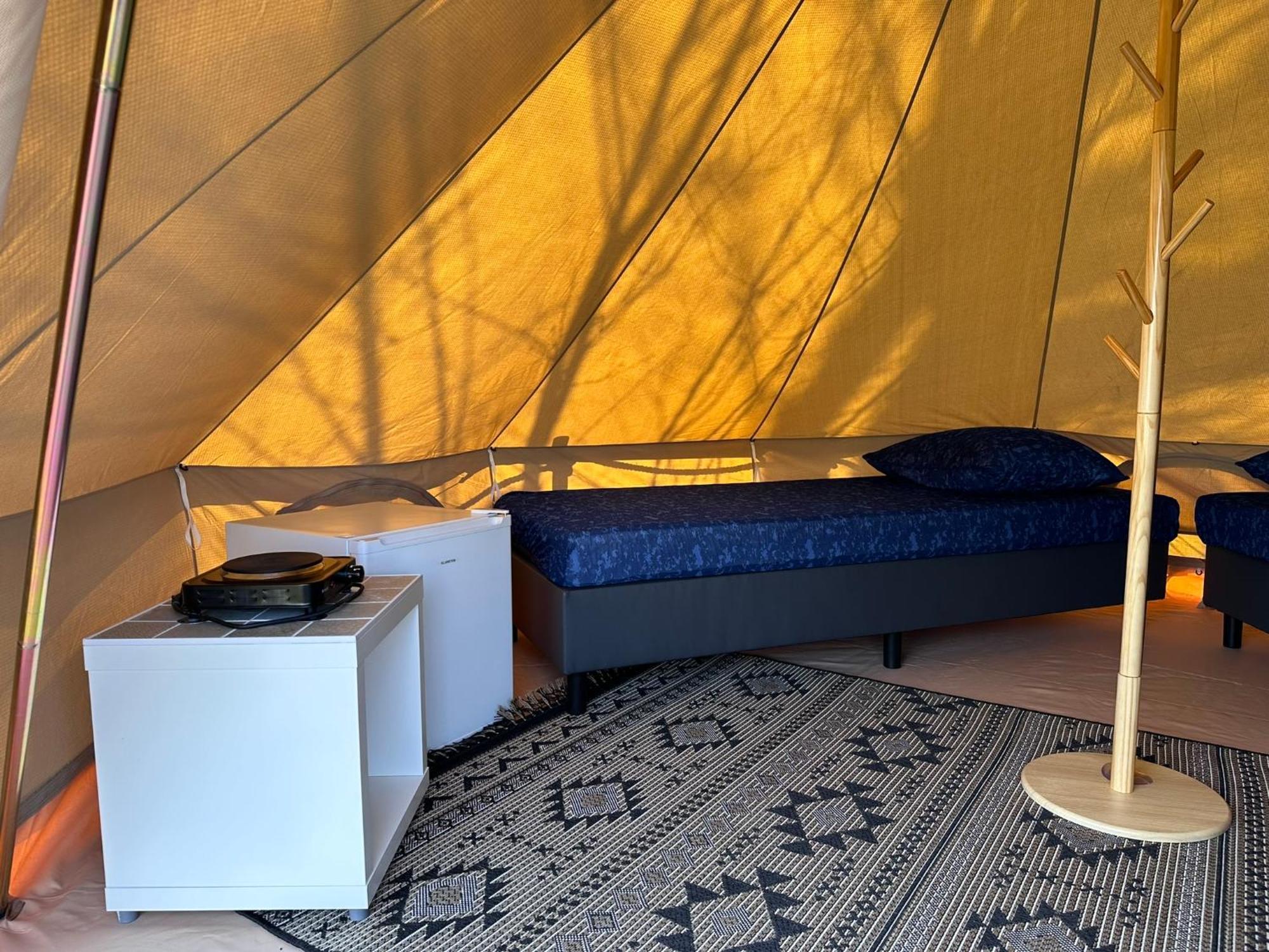 Bell Tent Warmond Εξωτερικό φωτογραφία