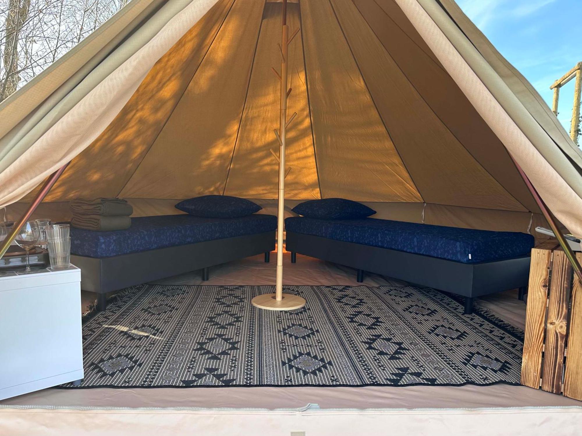 Bell Tent Warmond Εξωτερικό φωτογραφία